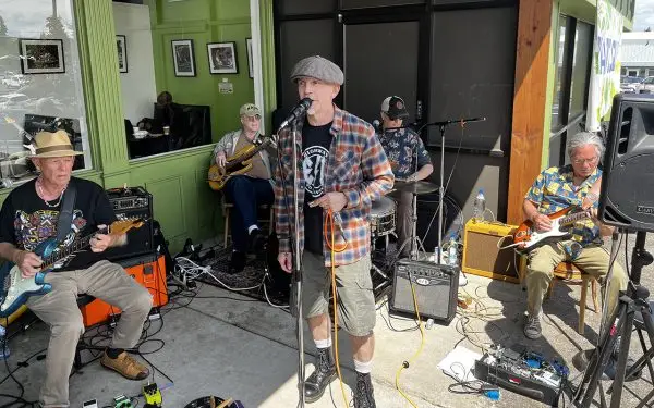 Gusto Bros Live music at the LifeSource Food Fair